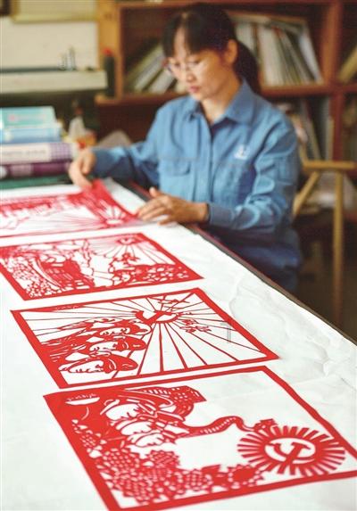 我房间的门被锁了 钥匙又丢了 除了报警还有什么办法开锁游戏画面